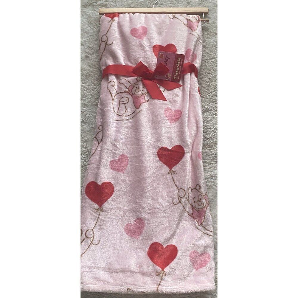 Disney Winnie The Pooh Heart Balloons Valentines Blanket Soft Throw 60 X 70” NEW